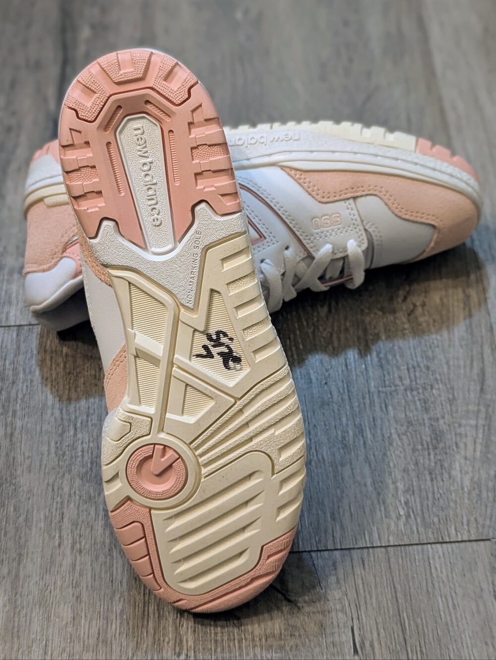 New Balance 550 White & Blush Pink Leather Sneakers NWOT - Picture 7 of 7
